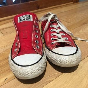 Red Woman’s 8 converse